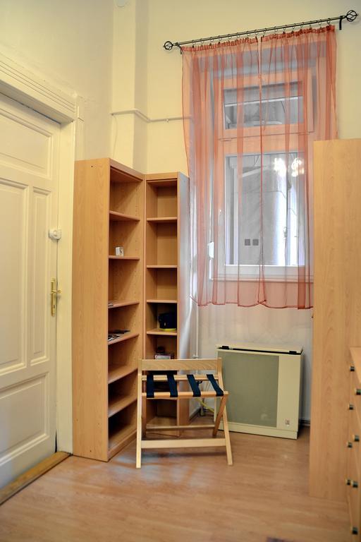 Peter'S Home Budapest Bilik gambar